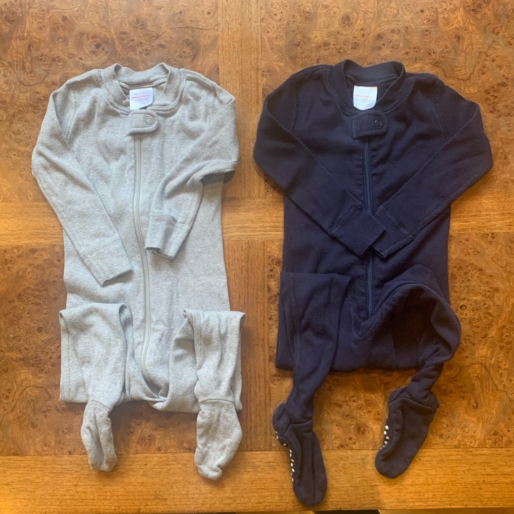Bundle of hanna andersson footie pajamas 2T